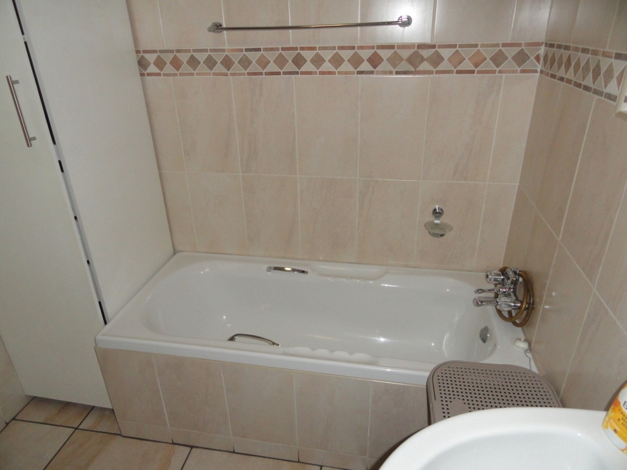 To Let 3 Bedroom Property for Rent in Die Bult North West